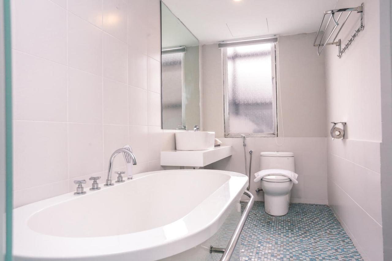 Days Hotel & Suites By Wyndham Kl - Chan Sow Lin Mrt Or Lrt Kuala Lumpur Zewnętrze zdjęcie