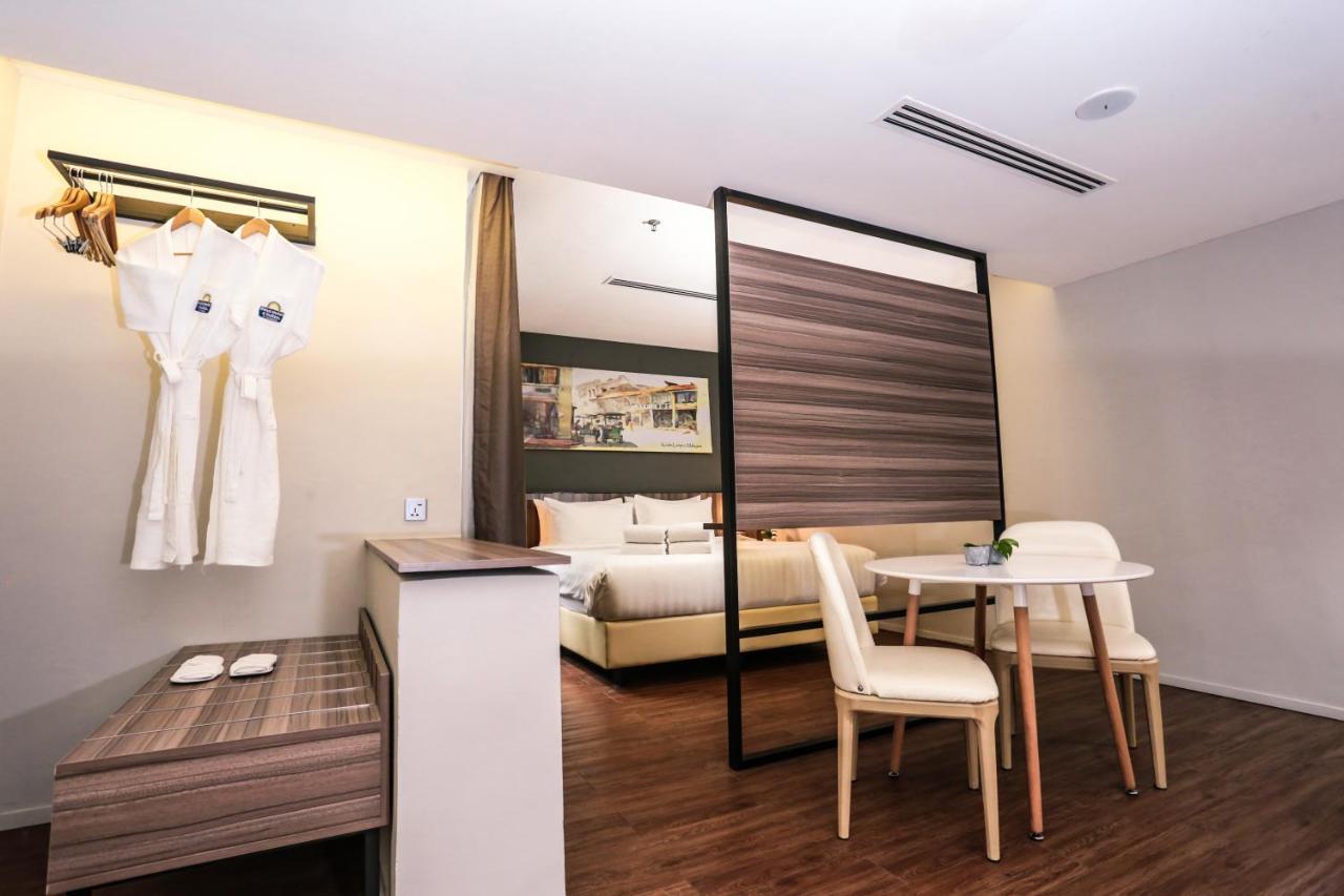 Days Hotel & Suites By Wyndham Kl - Chan Sow Lin Mrt Or Lrt Kuala Lumpur Zewnętrze zdjęcie