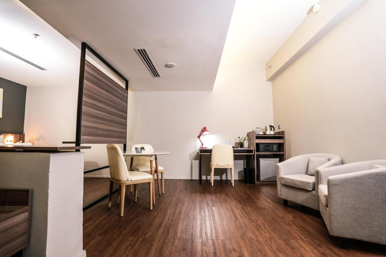 Days Hotel & Suites By Wyndham Kl - Chan Sow Lin Mrt Or Lrt Kuala Lumpur Zewnętrze zdjęcie