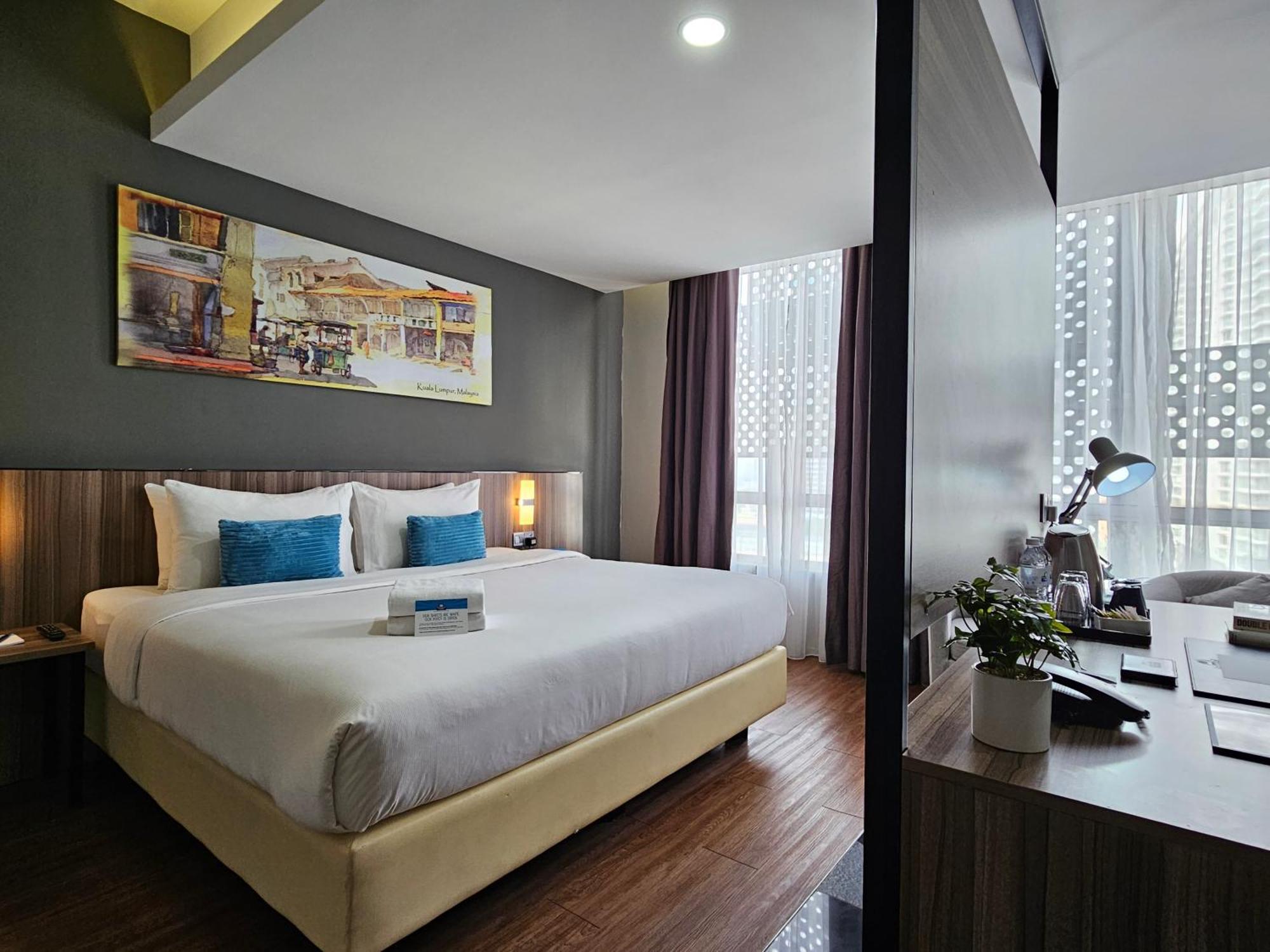 Days Hotel & Suites By Wyndham Kl - Chan Sow Lin Mrt Or Lrt Kuala Lumpur Zewnętrze zdjęcie