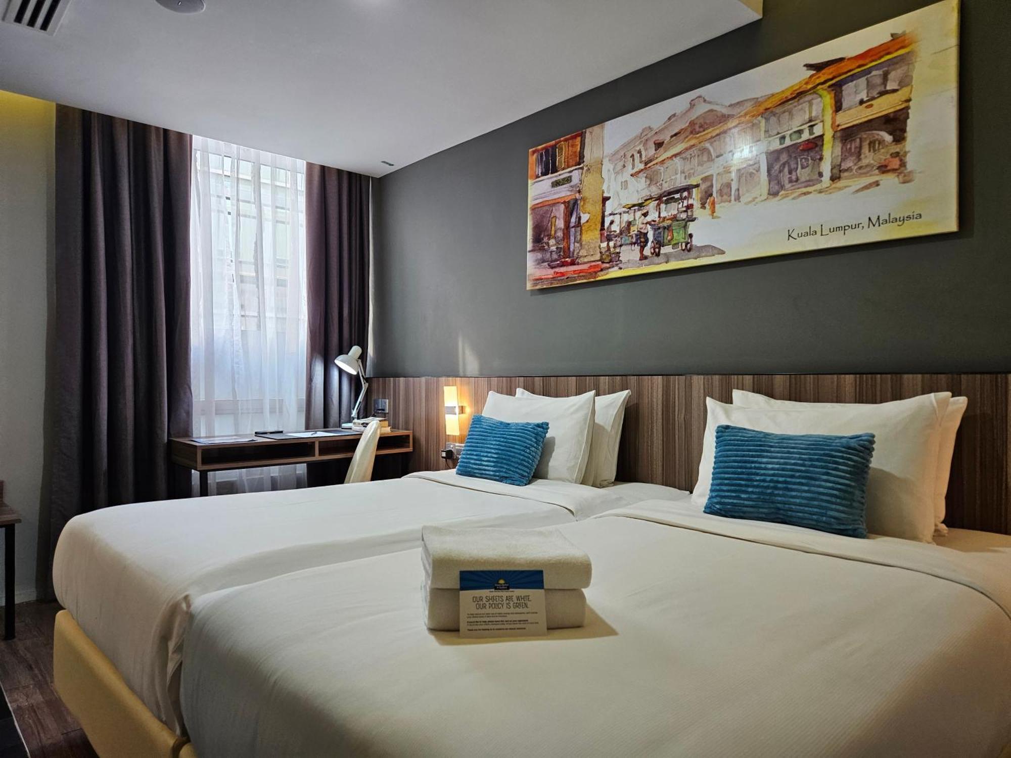 Days Hotel & Suites By Wyndham Kl - Chan Sow Lin Mrt Or Lrt Kuala Lumpur Zewnętrze zdjęcie