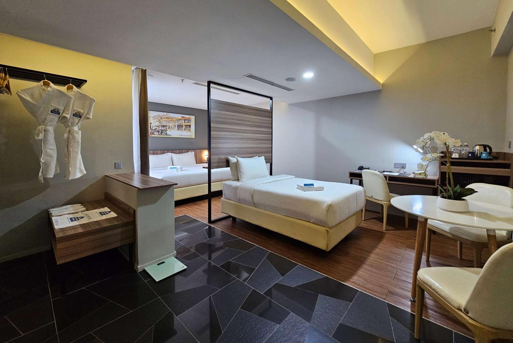 Days Hotel & Suites By Wyndham Kl - Chan Sow Lin Mrt Or Lrt Kuala Lumpur Zewnętrze zdjęcie